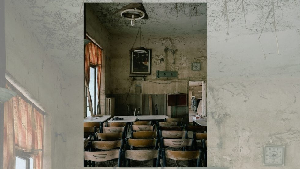 Εγκαταλελειμμένο καφενείο στη Μεταμόρφωση, μετά τις πλημμύρες